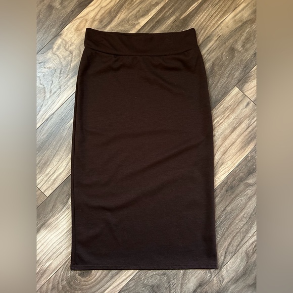 Azules Dresses & Skirts - Midi skirt•